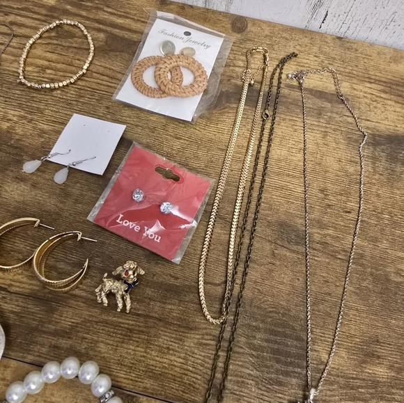 Jewerly Lot Of 15, Necklaces, Pendants, Earrings, Bracelets. Nothing Broken - Picture 5 of 6